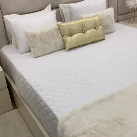 Casa De Ferias Com Piscina E 3 Quartos בית נופש