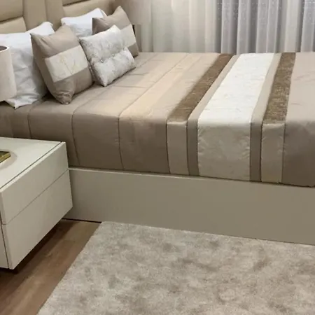 בית נופש Casa De Ferias Com Piscina E 3 Quartos בומברל